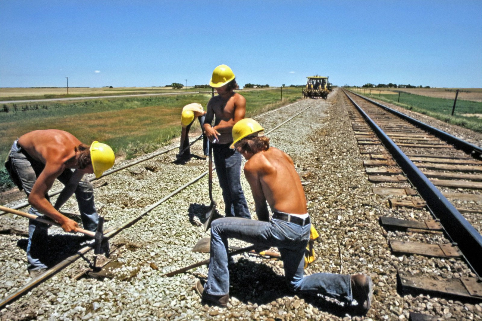 Rail workers’ unions in Spain end strike